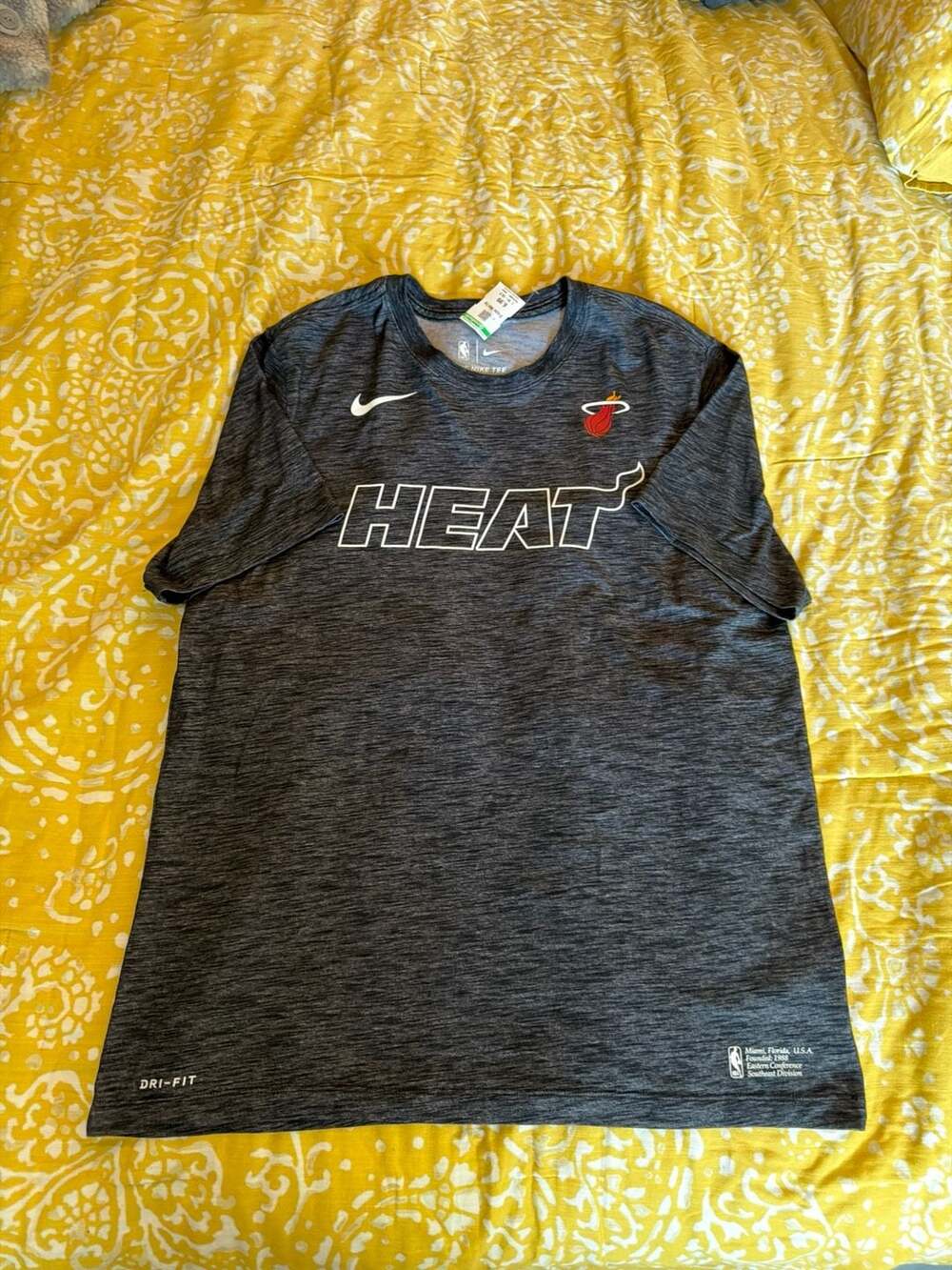 Nike NBA Miami Heat Dri-Fit Practice Performance T-Shirt Gray Heathered Shirt Me